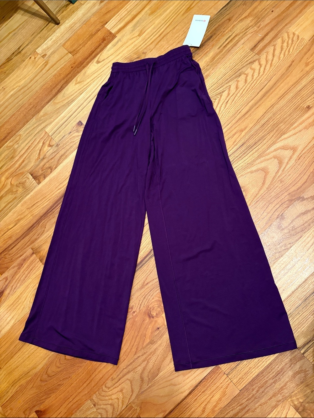 NWT Women’s Lululemon Modal High-Rise Wide-Leg Lounge Pant in
Dramatic Magenta